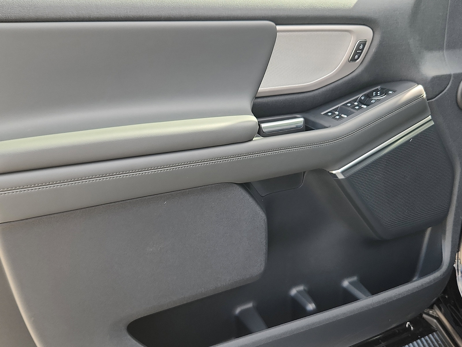 New 2026 Ford Expedition Active AWD/4WD image 9