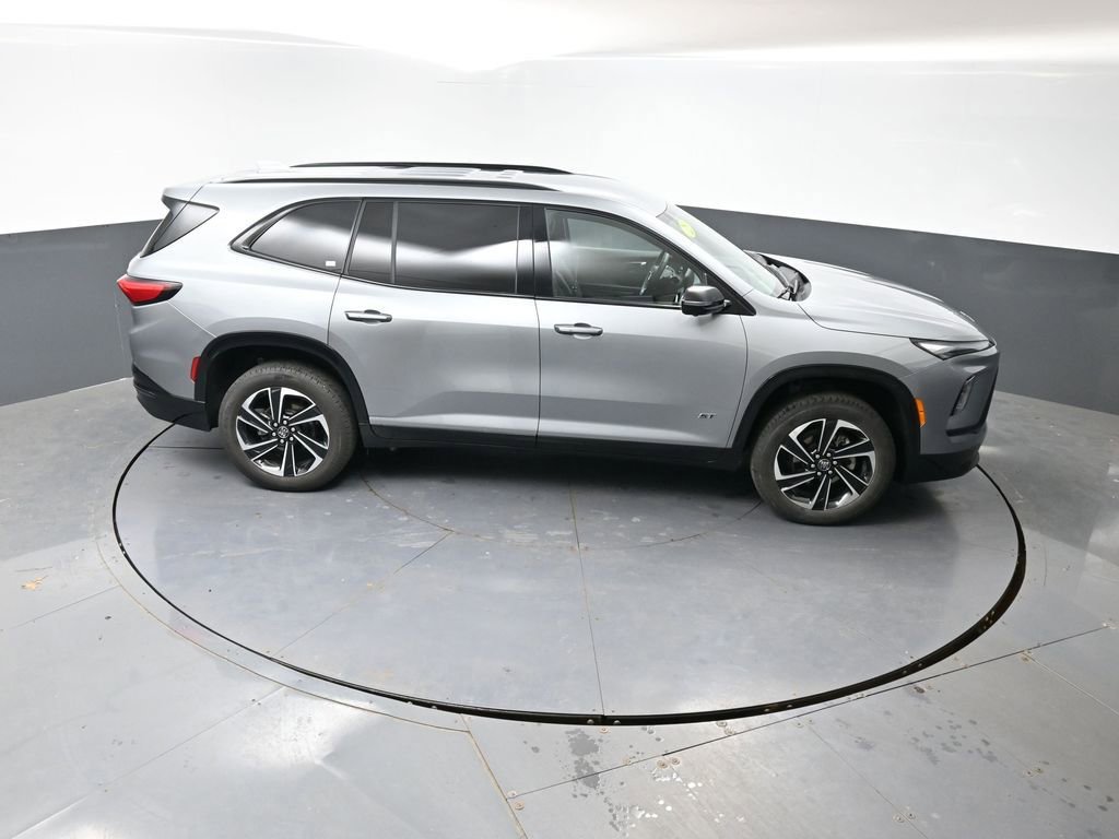 Used 2025 Buick Enclave Sport Touring AWD/4WD image 45