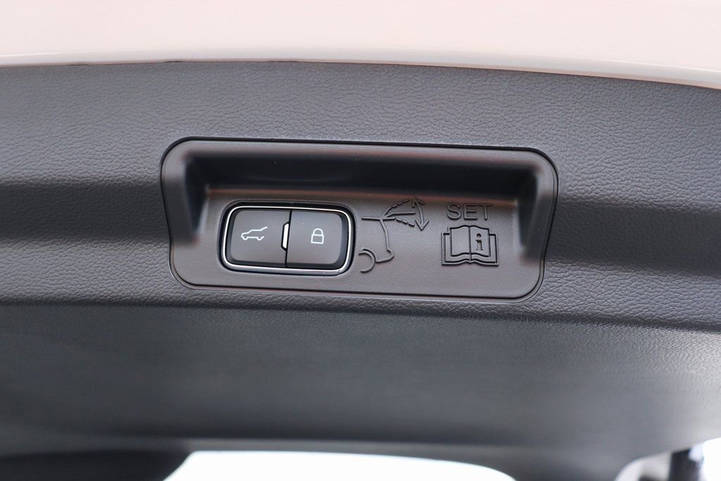 New 2026 Ford Explorer Active w/ Active Comfort Package image 13