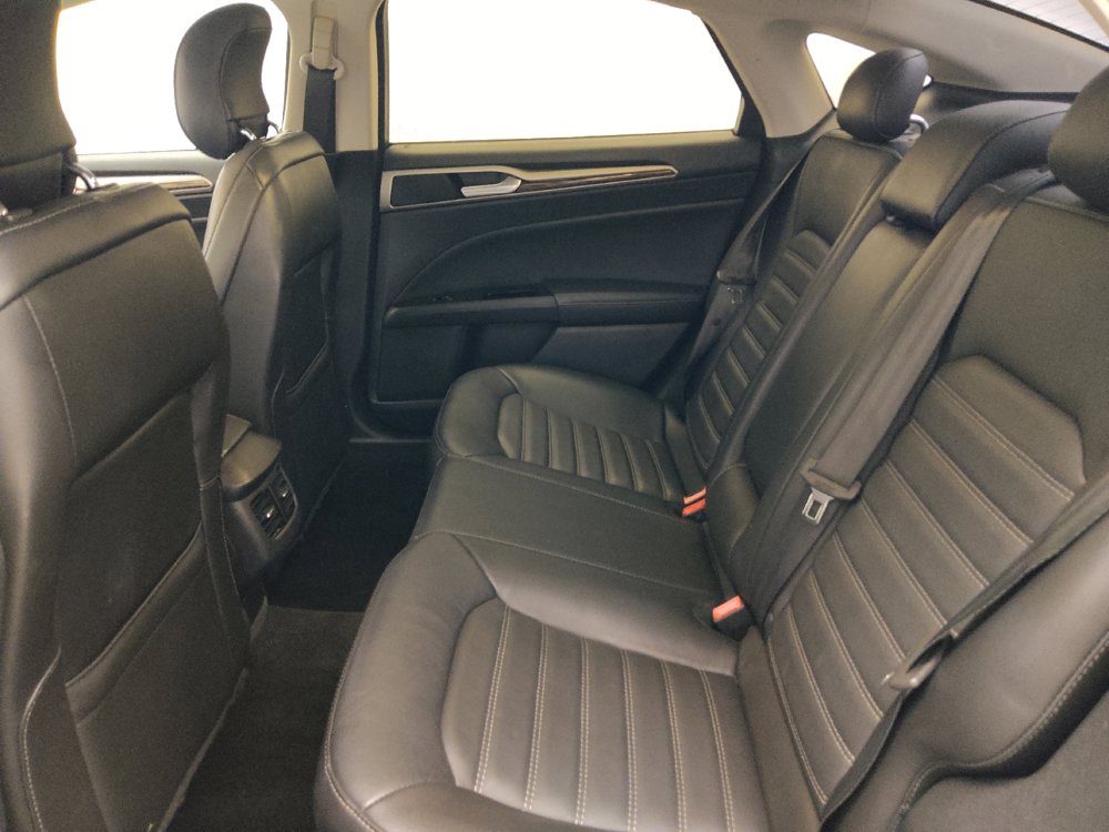 Used 2014 Ford Fusion SE w/ Equipment Group 202A FWD image 18