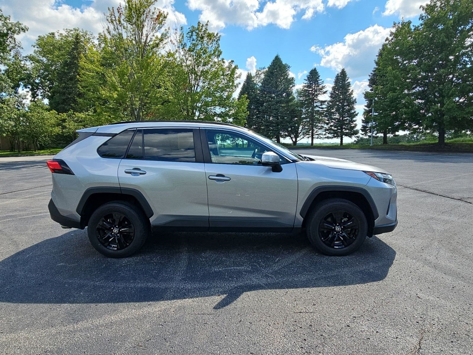 Used 2023 Toyota RAV4 XLE AWD/4WD image 7