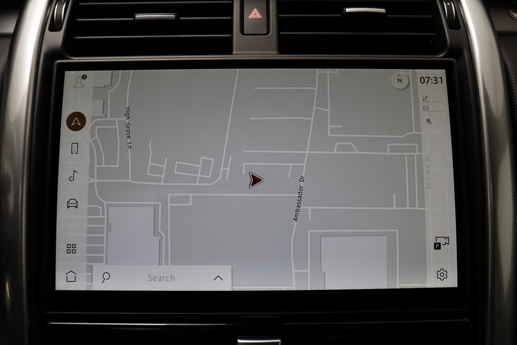 New 2025 Land Rover Discovery Dynamic SE image 10