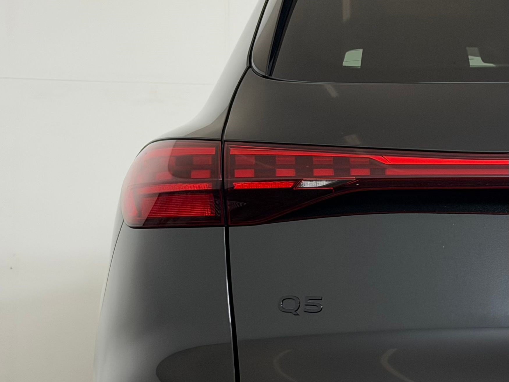 Certified 2025 Audi Q5 Premium AWD/4WD image 29