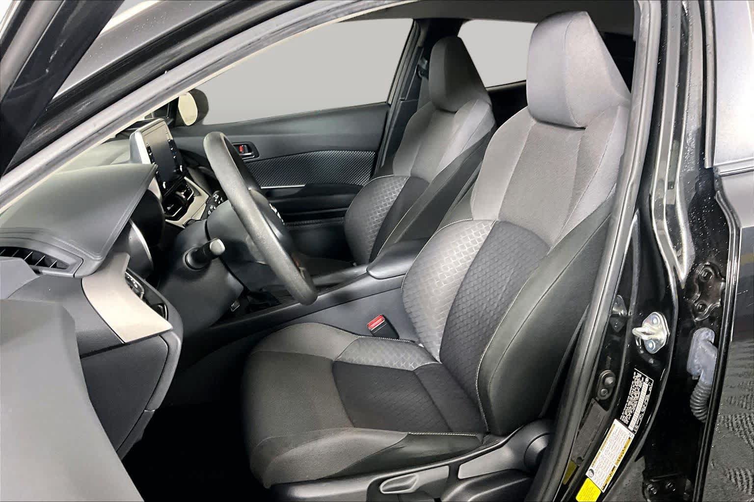 Used 2020 Toyota C-HR LE FWD image 8