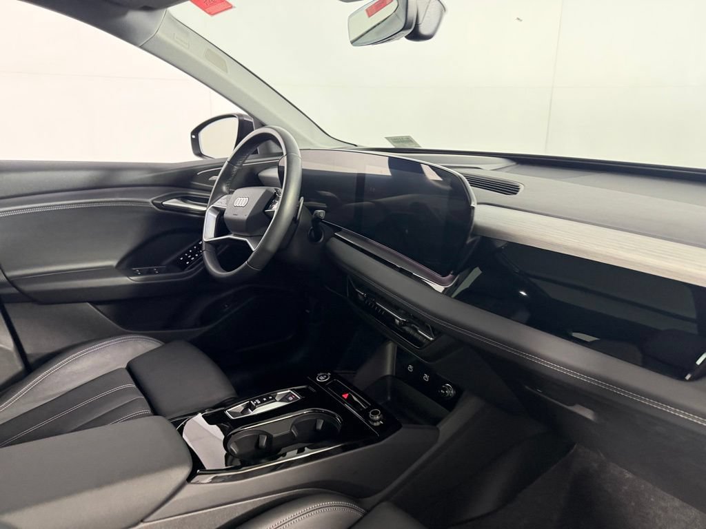 Used 2025 Audi Q6 e-tron Premium Plus w/ Premium Plus AWD/4WD image 34