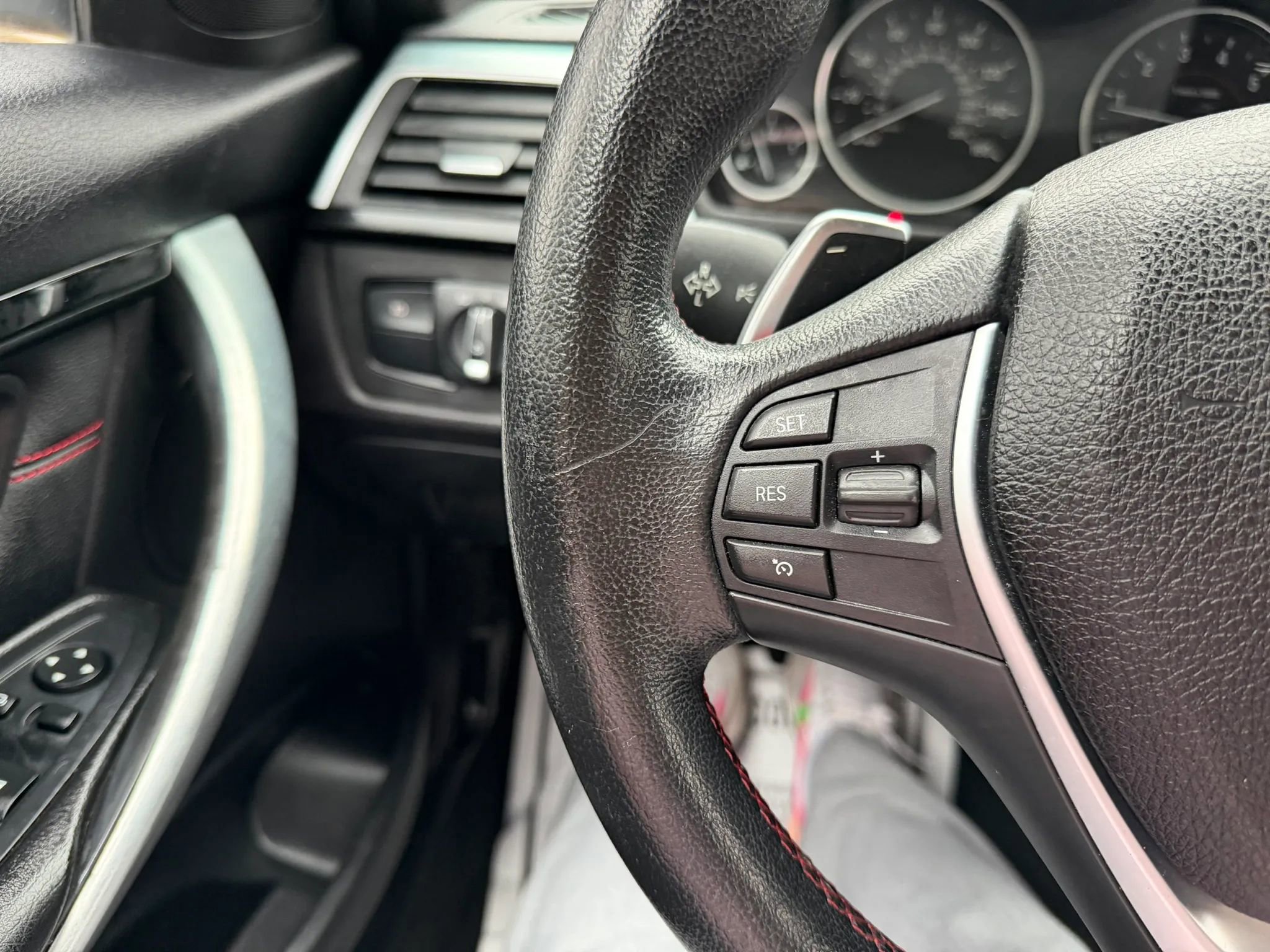 Used 2017 BMW 330i Sedan RWD image 23