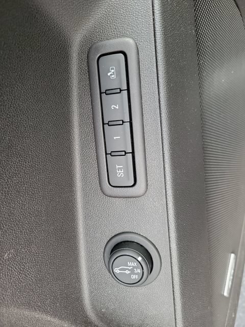 Used 2018 Chevrolet Equinox Premier FWD image 12