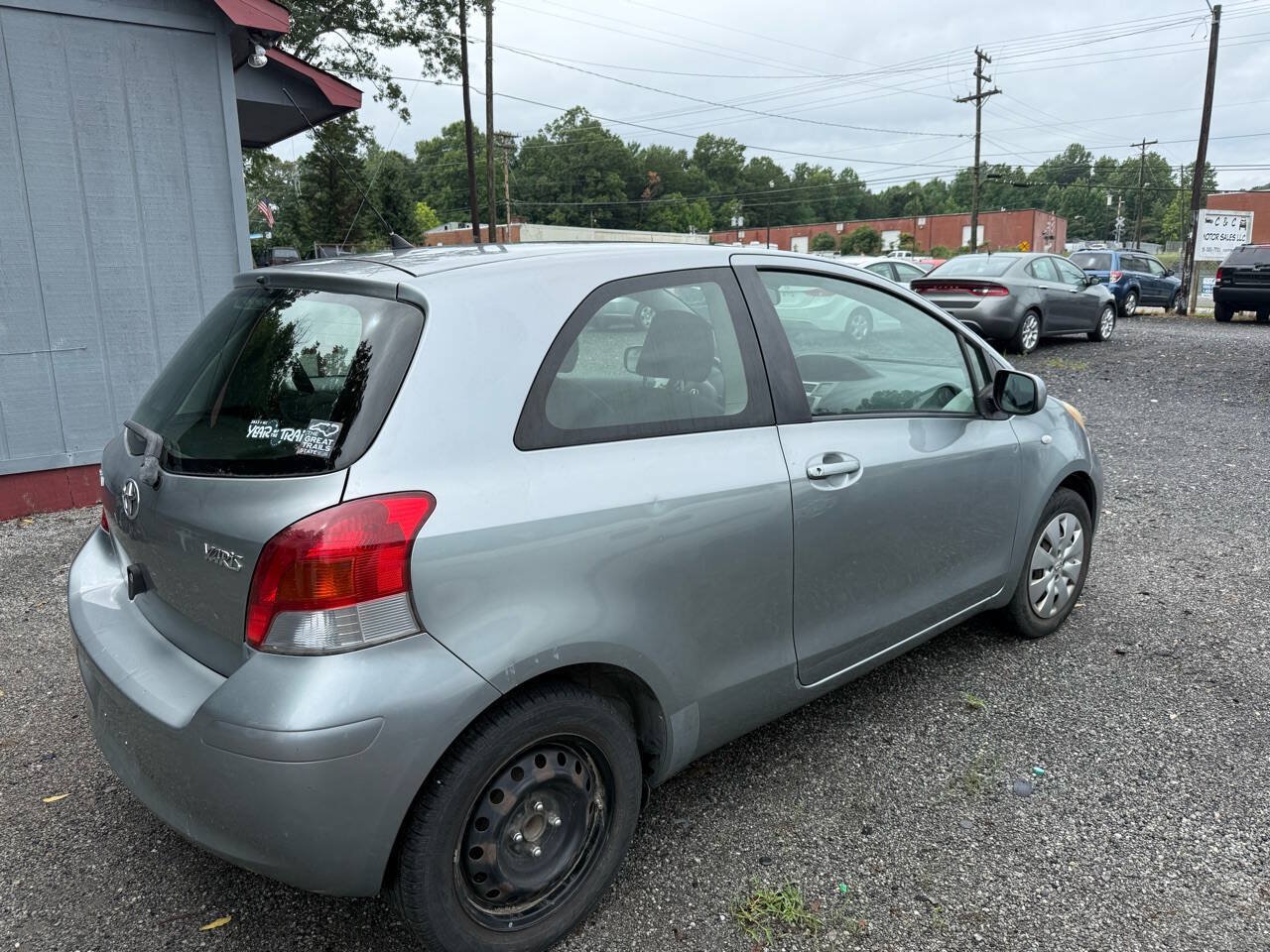 Used 2010 Toyota Yaris 2-Door Hatchback FWD image 6
