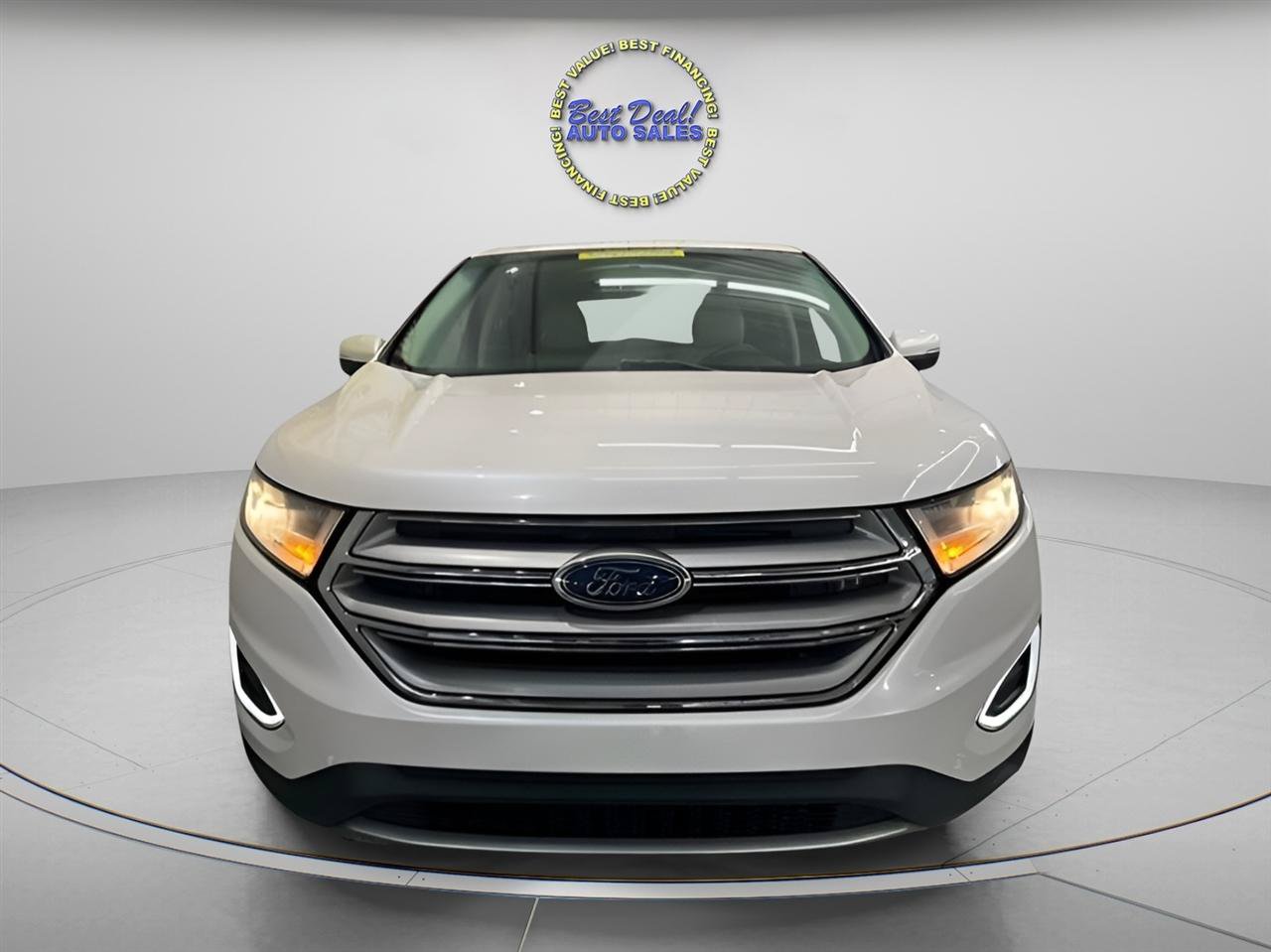 Used 2018 Ford Edge Titanium w/ Technology Package FWD image 8