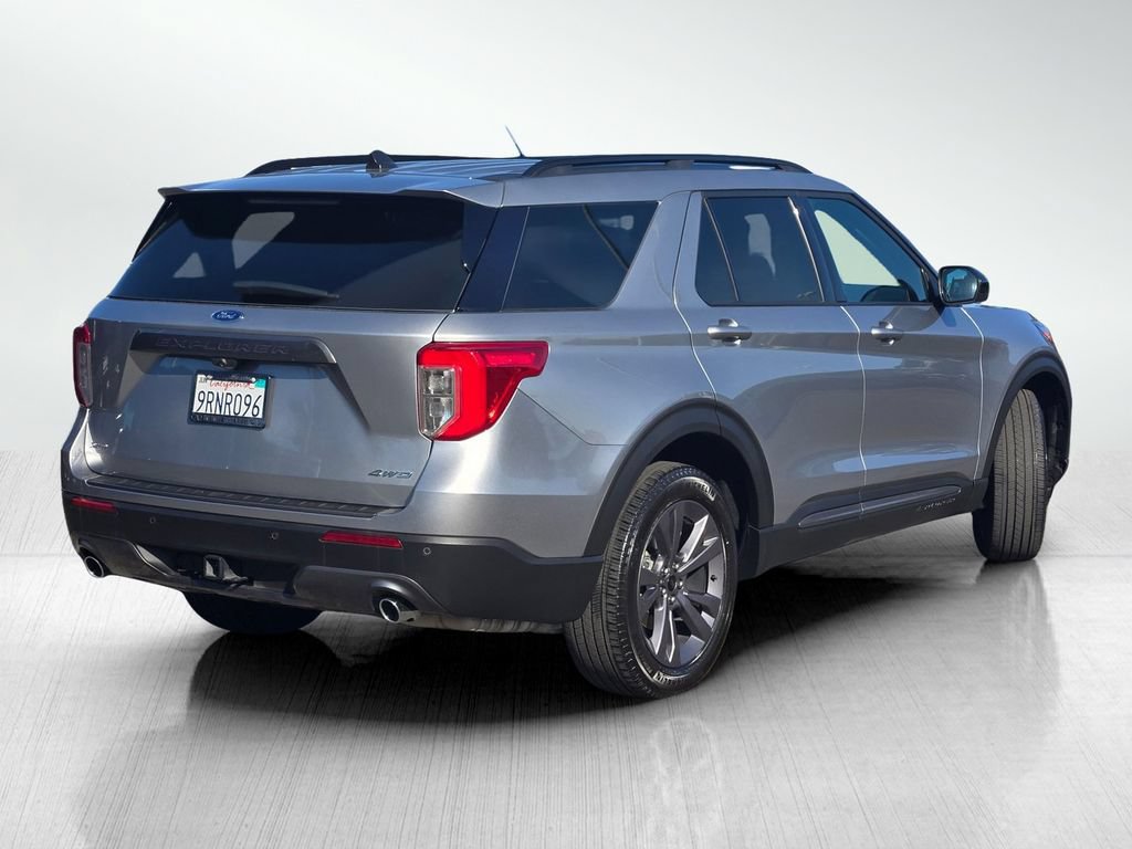 Used 2023 Ford Explorer XLT w/ Equipment Group 202A AWD/4WD image 4
