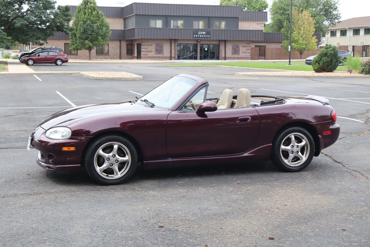Used 2000 MAZDA MX-5 Miata RWD image 10