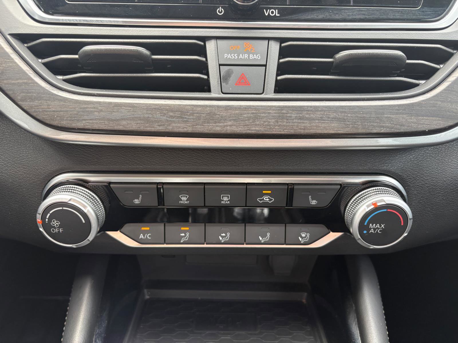 Used 2024 Nissan Altima 2.5 SV w/ SV Premium Package FWD image 29