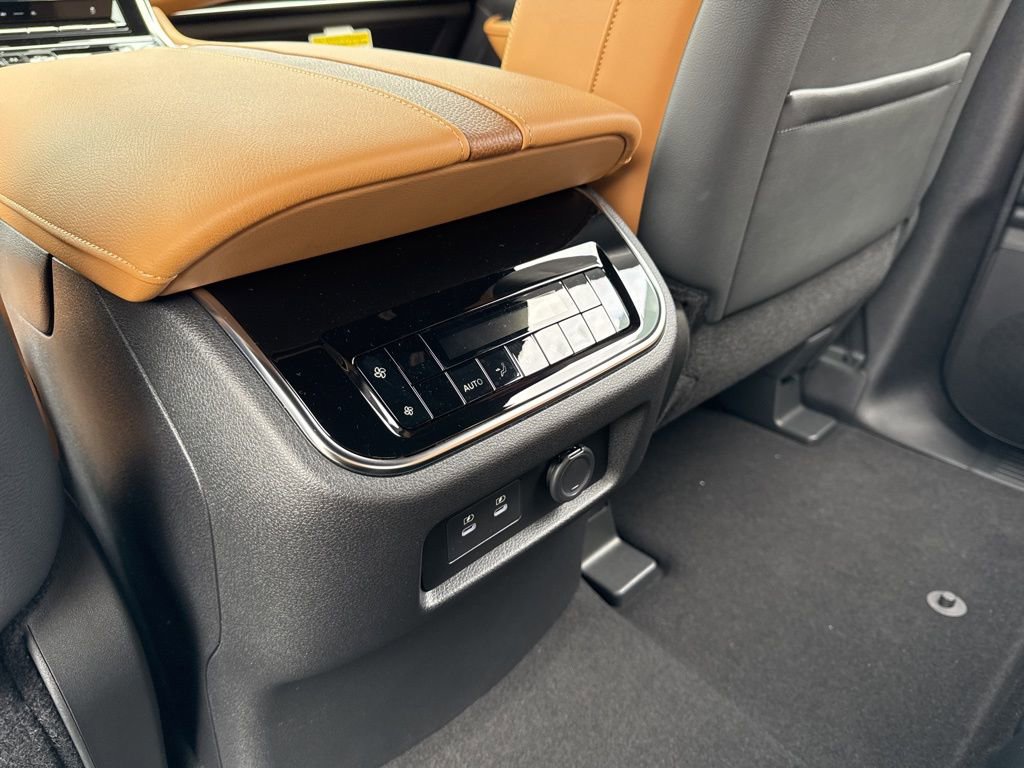 New 2026 Nissan Armada SL w/ Captain's Chari Seat Package image 19
