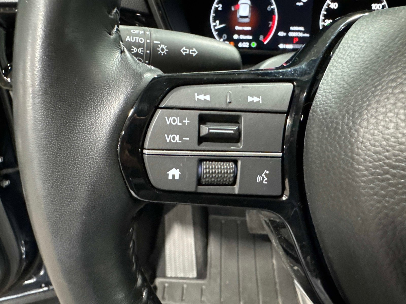 Used 2025 Honda CR-V EX-L image 32