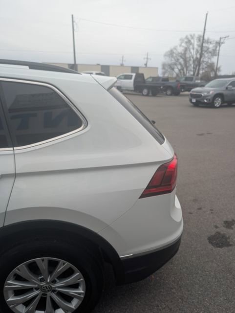 Used 2018 Volkswagen Tiguan SE w/ 3rd Row Seat Package image 6