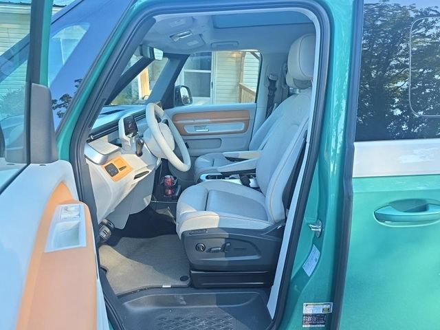 Used 2025 Volkswagen ID. Buzz Pro S Plus RWD image 8