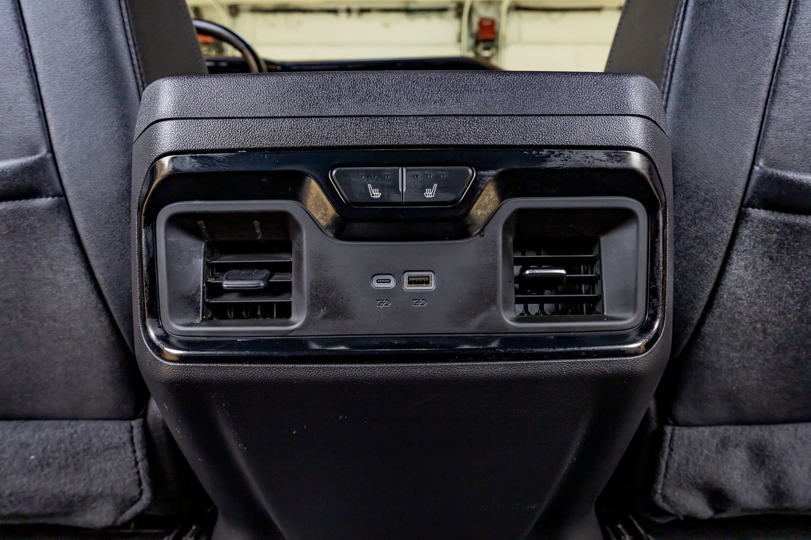 Used 2024 GMC Sierra 1500 AT4 w/ Technology Package AWD/4WD image 32