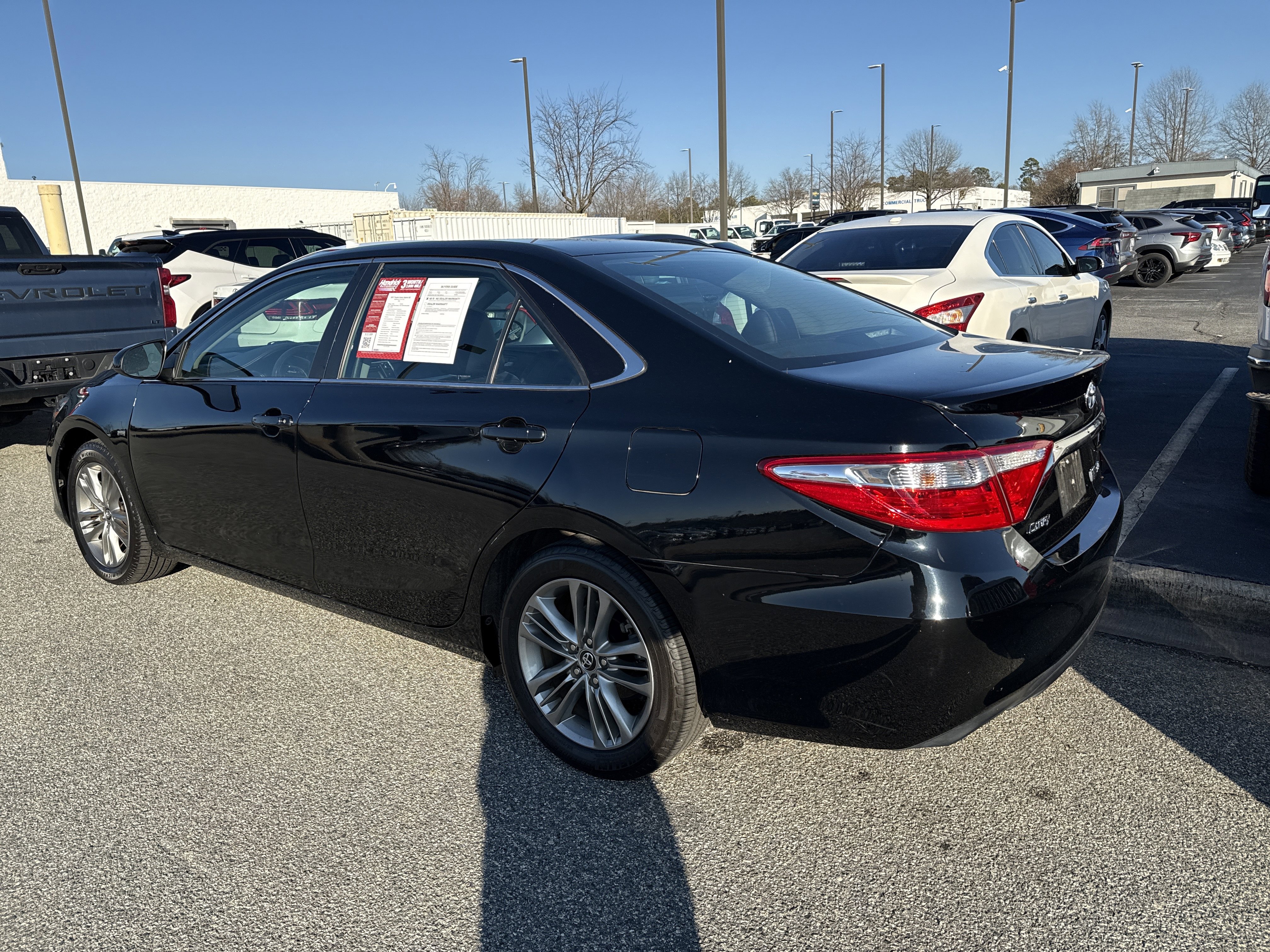 Used 2017 Toyota Camry SE image 6