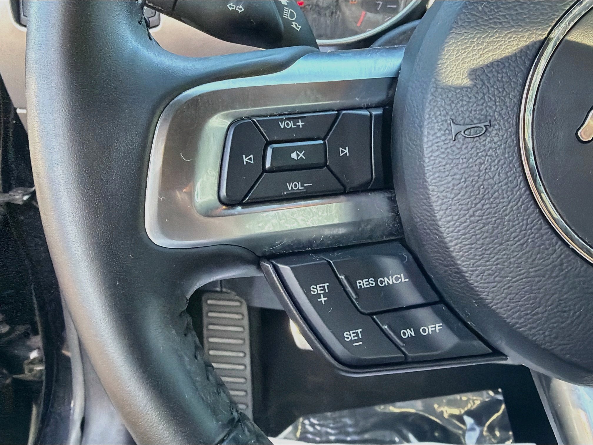 Used 2019 Ford Mustang GT Premium RWD image 34