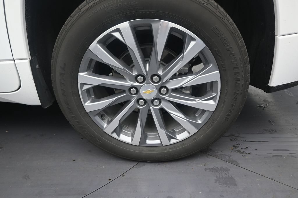 Used 2023 Chevrolet Traverse Premier FWD image 10