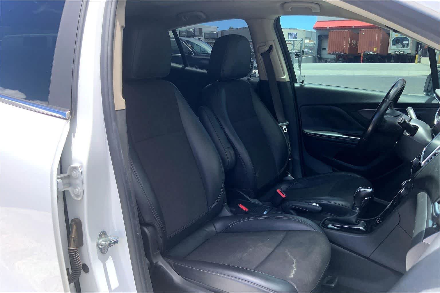 Used 2021 Buick Encore Preferred w/ Safety Package II FWD image 13