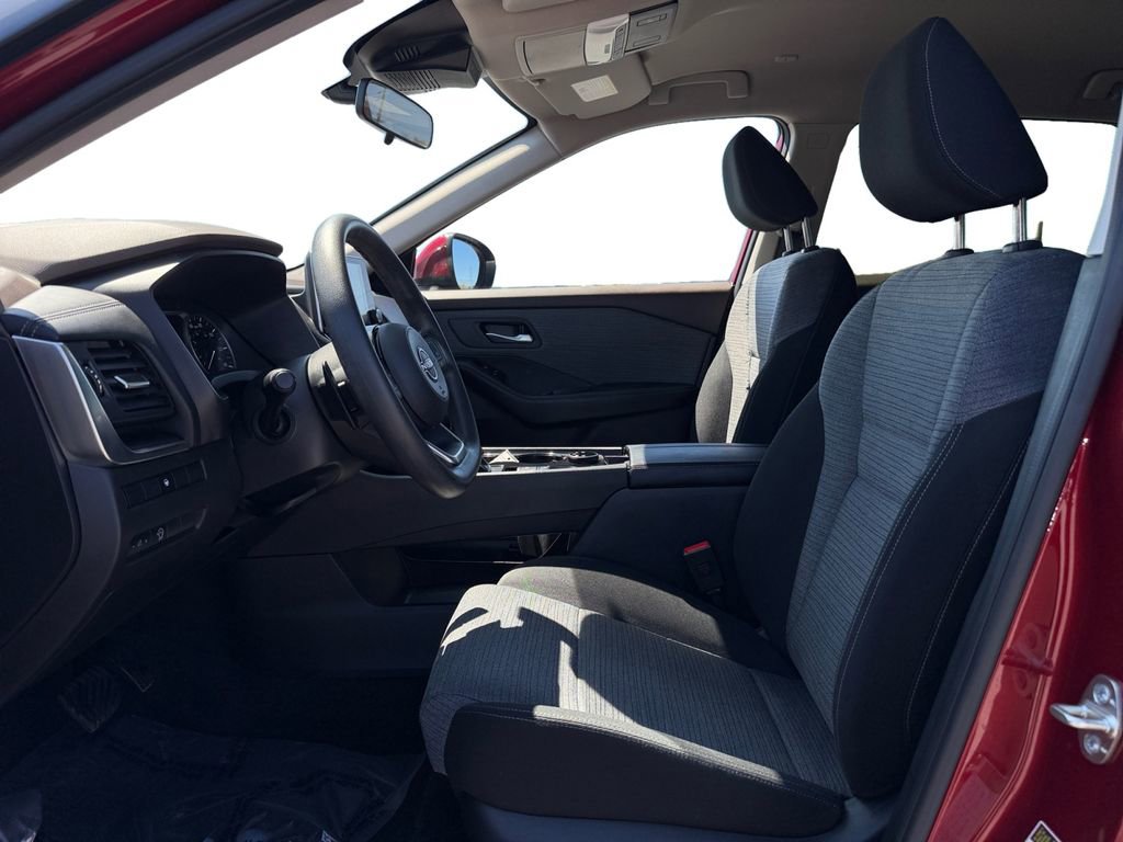 Used 2023 Nissan Rogue SV image 10