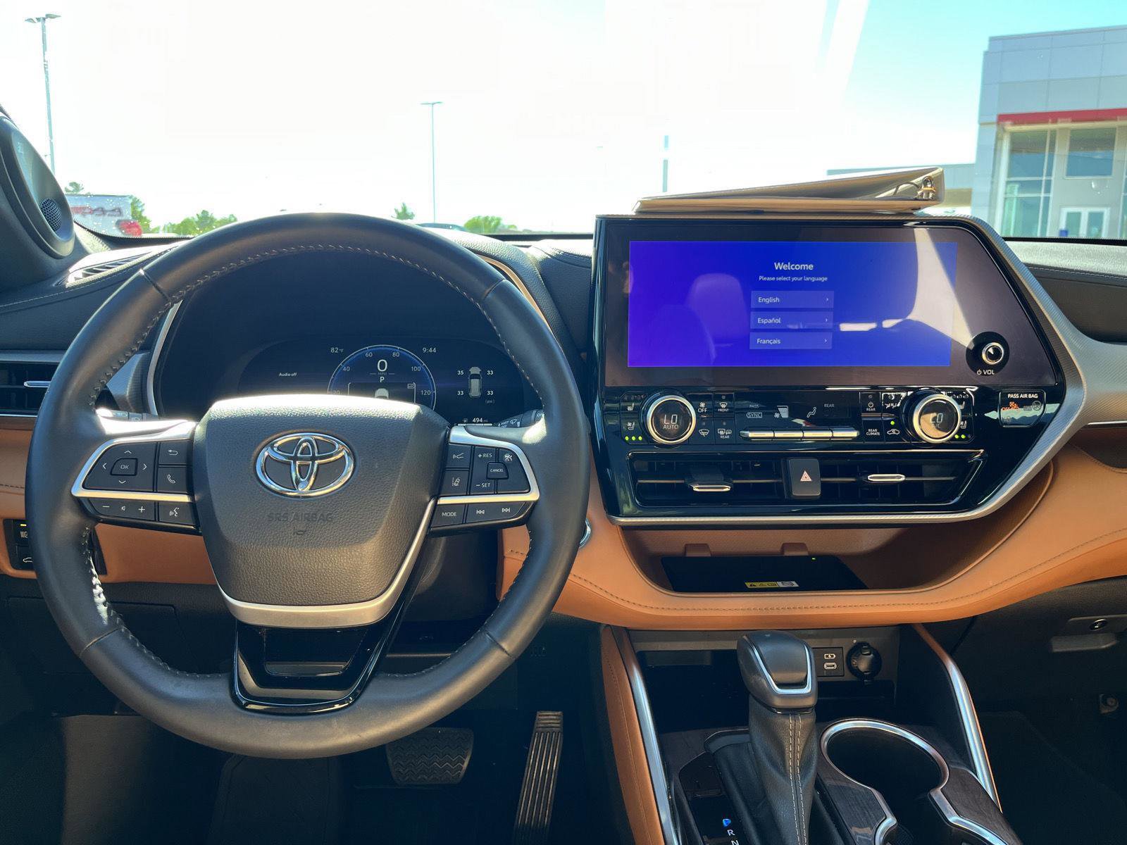 Used 2023 Toyota Highlander Platinum image 32