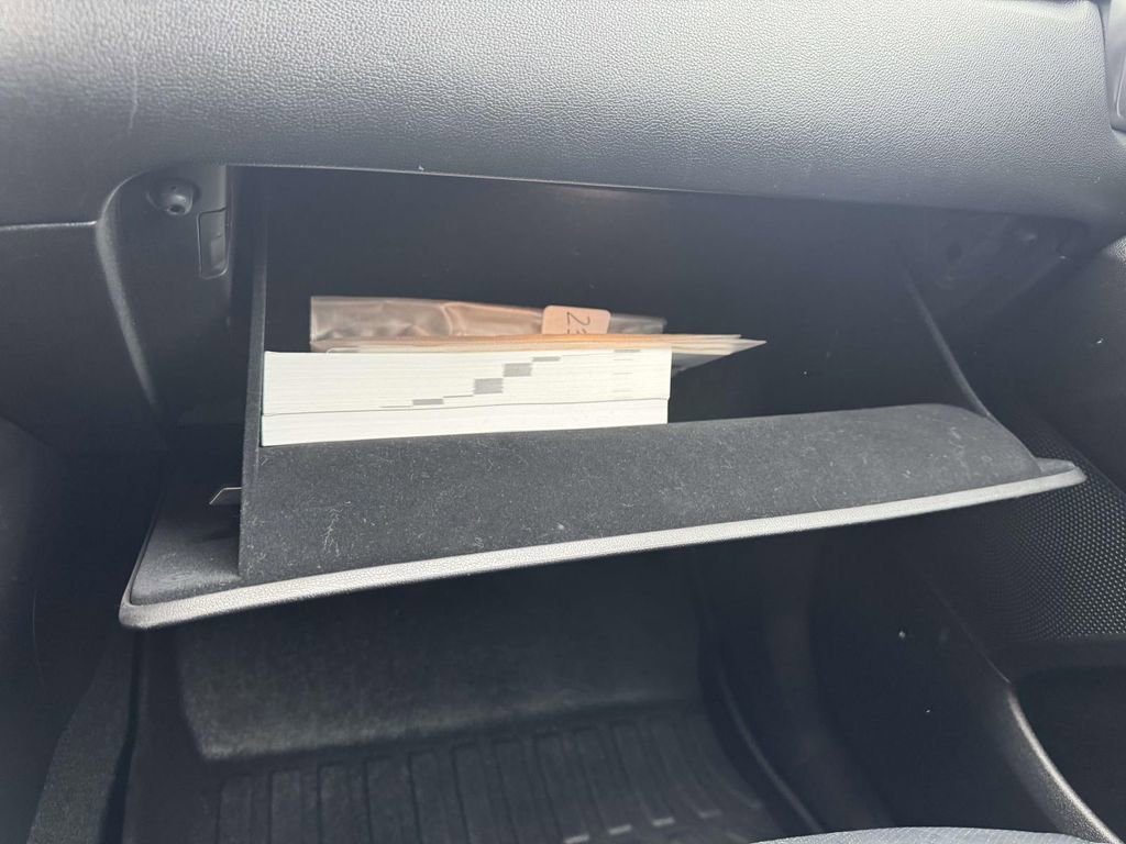 Used 2023 Kia Sorento EX image 31