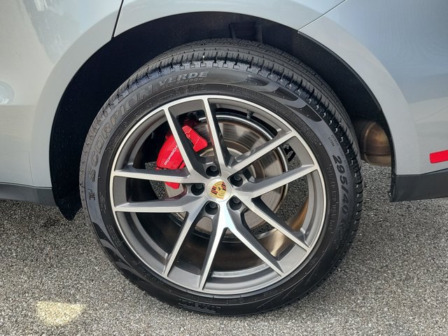 Certified 2023 Porsche Macan S AWD/4WD image 13