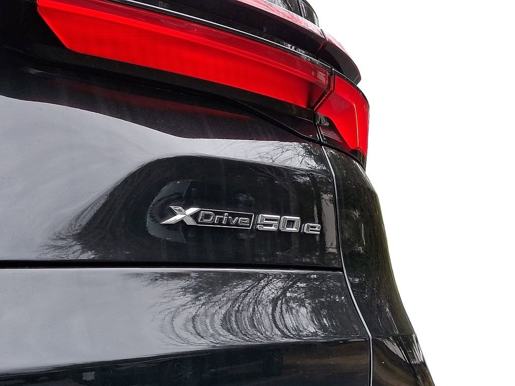 Used 2024 BMW X5 xDrive50e image 32