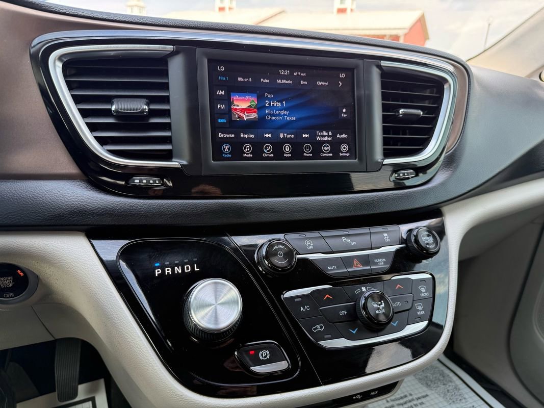 Used 2018 Chrysler Pacifica Touring Plus w/ Tire & Wheel Group image 12