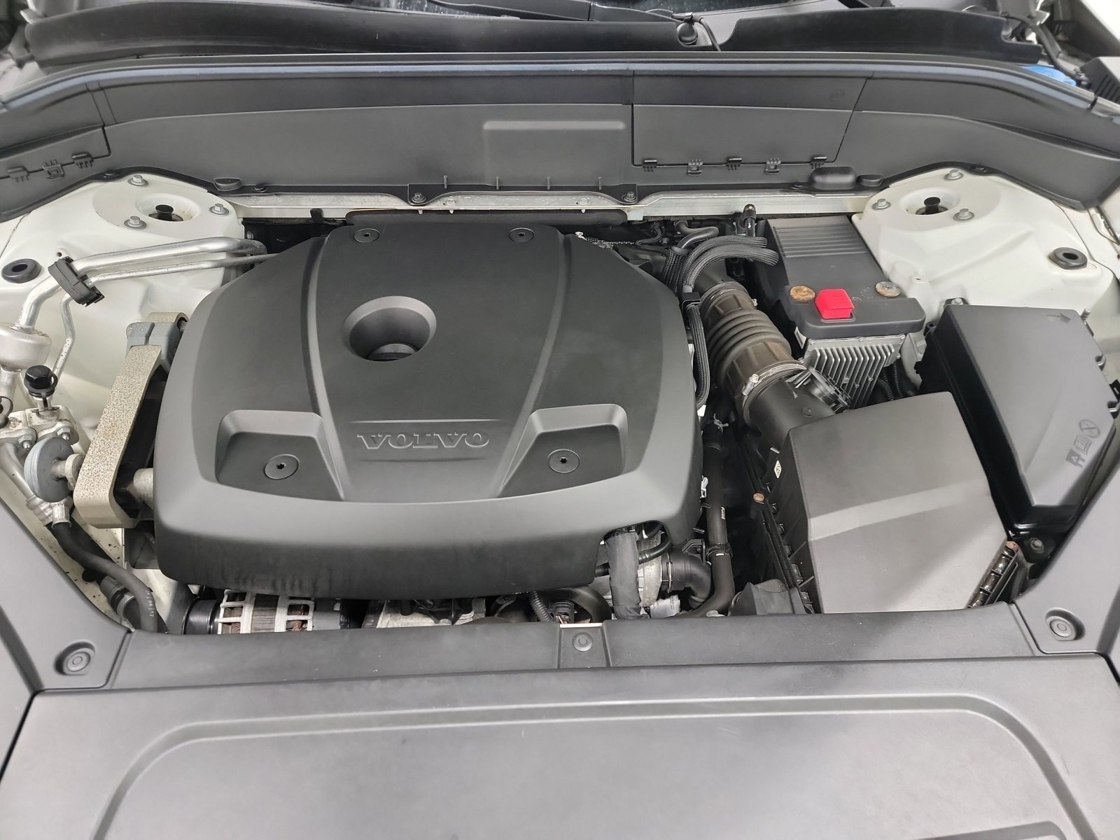 Used 2018 Volvo XC90 T6 Momentum w/ Convenience Package image 25