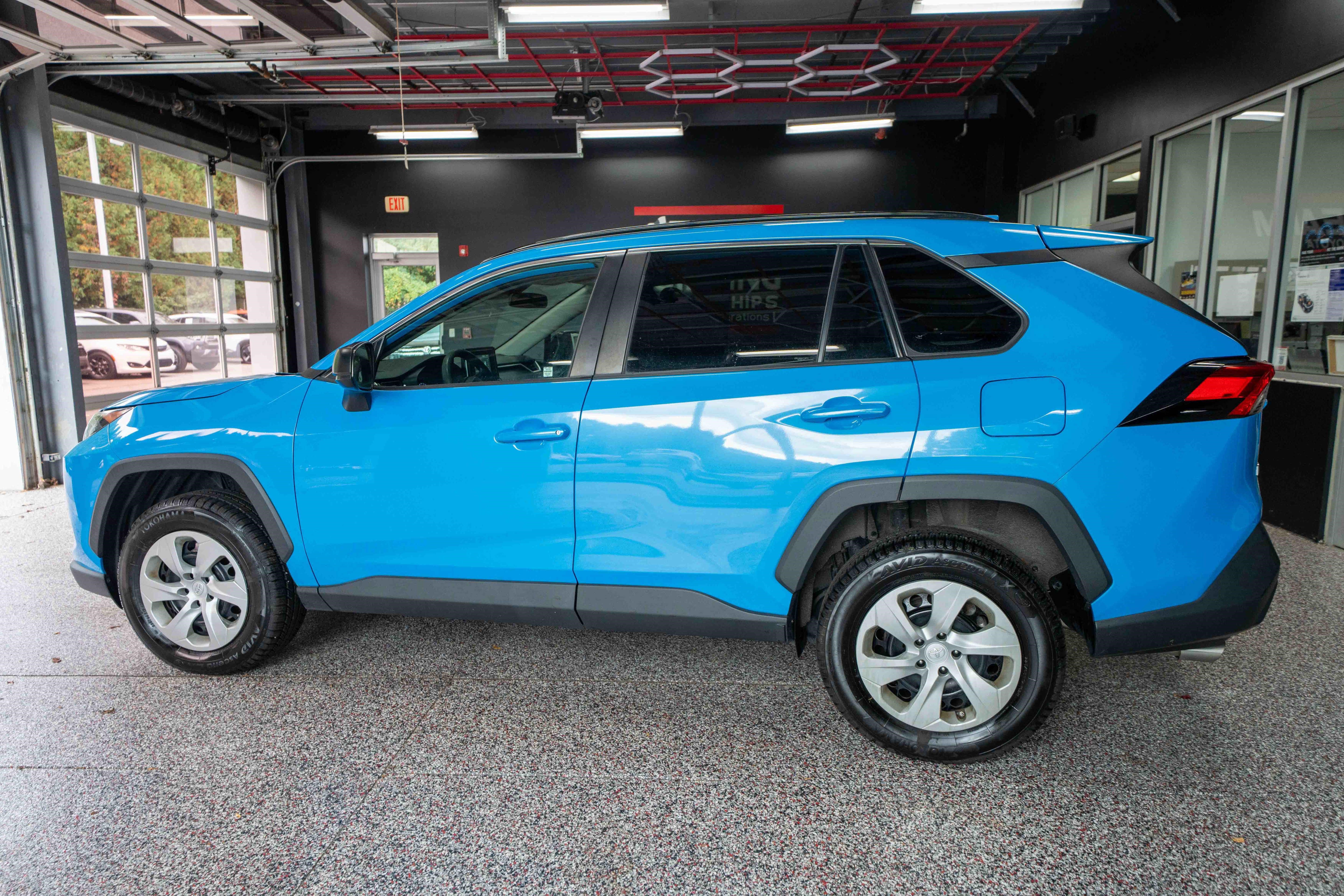 Used 2019 Toyota RAV4 LE w/ Carpet Mat Package AWD/4WD image 2
