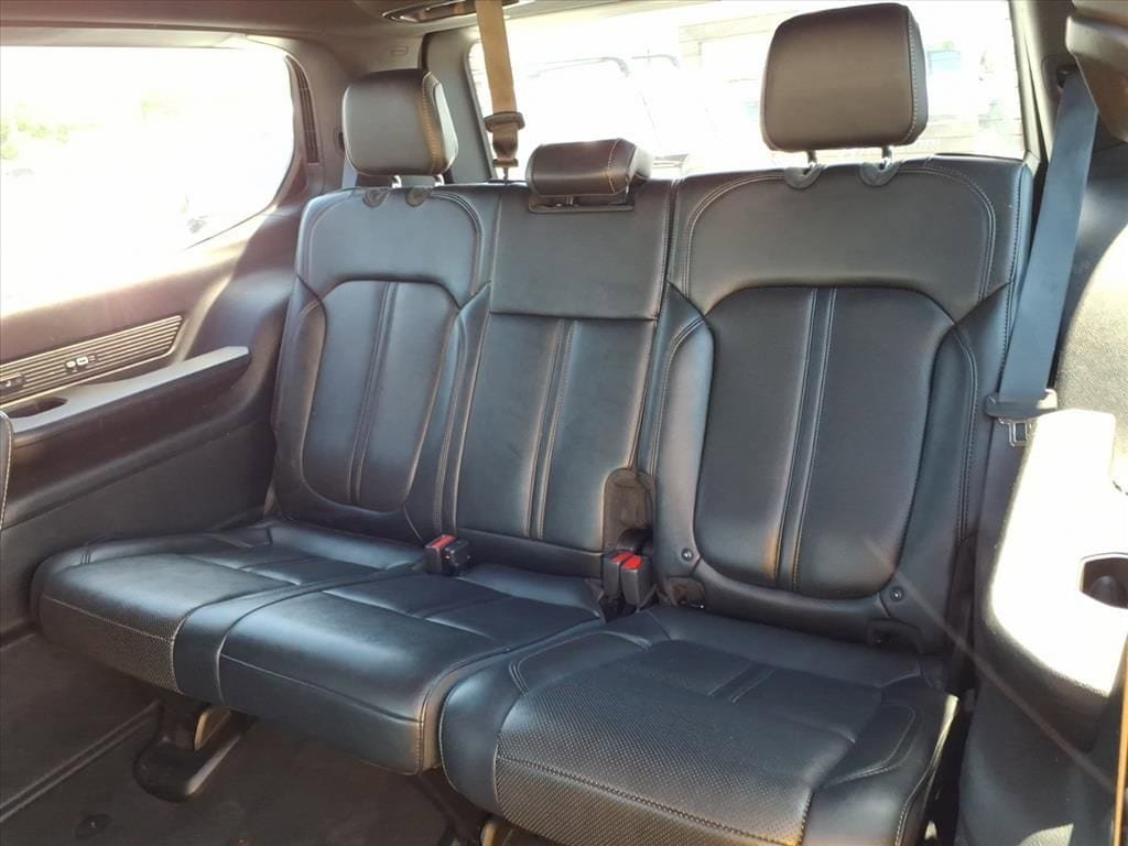 Used 2024 Jeep Wagoneer Series III AWD/4WD image 6