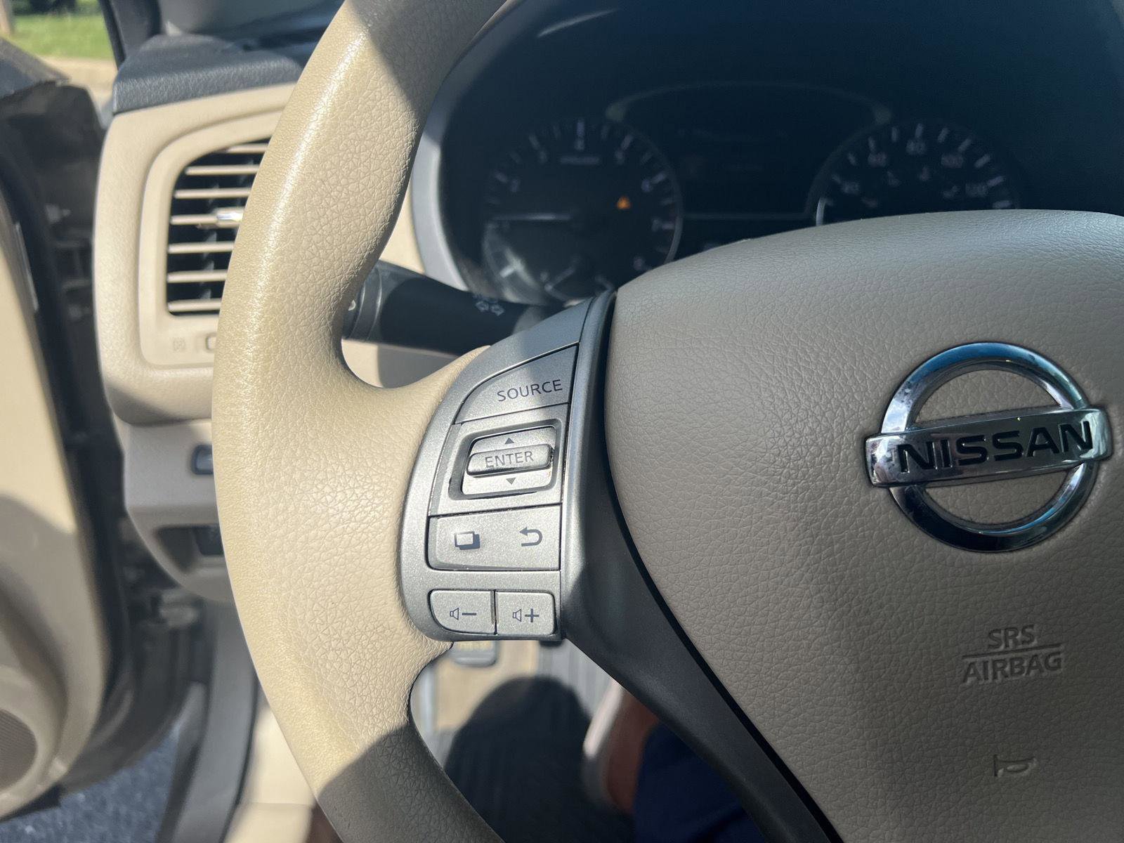 Used 2014 Nissan Altima 2.5 S w/ Sport Value Package FWD image 11