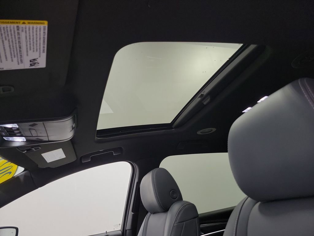 Used 2023 Buick Enclave Essence w/ Experience Buick Package AWD/4WD image 5