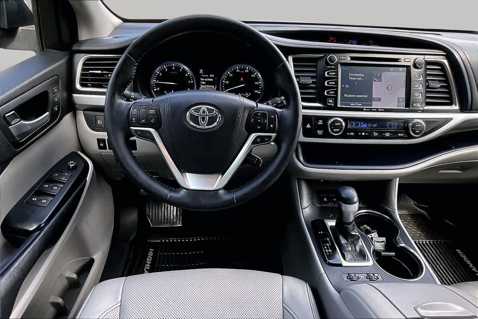 Used 2017 Toyota Highlander Limited Platinum w/ Carpet Mat Package AWD/4WD image 6