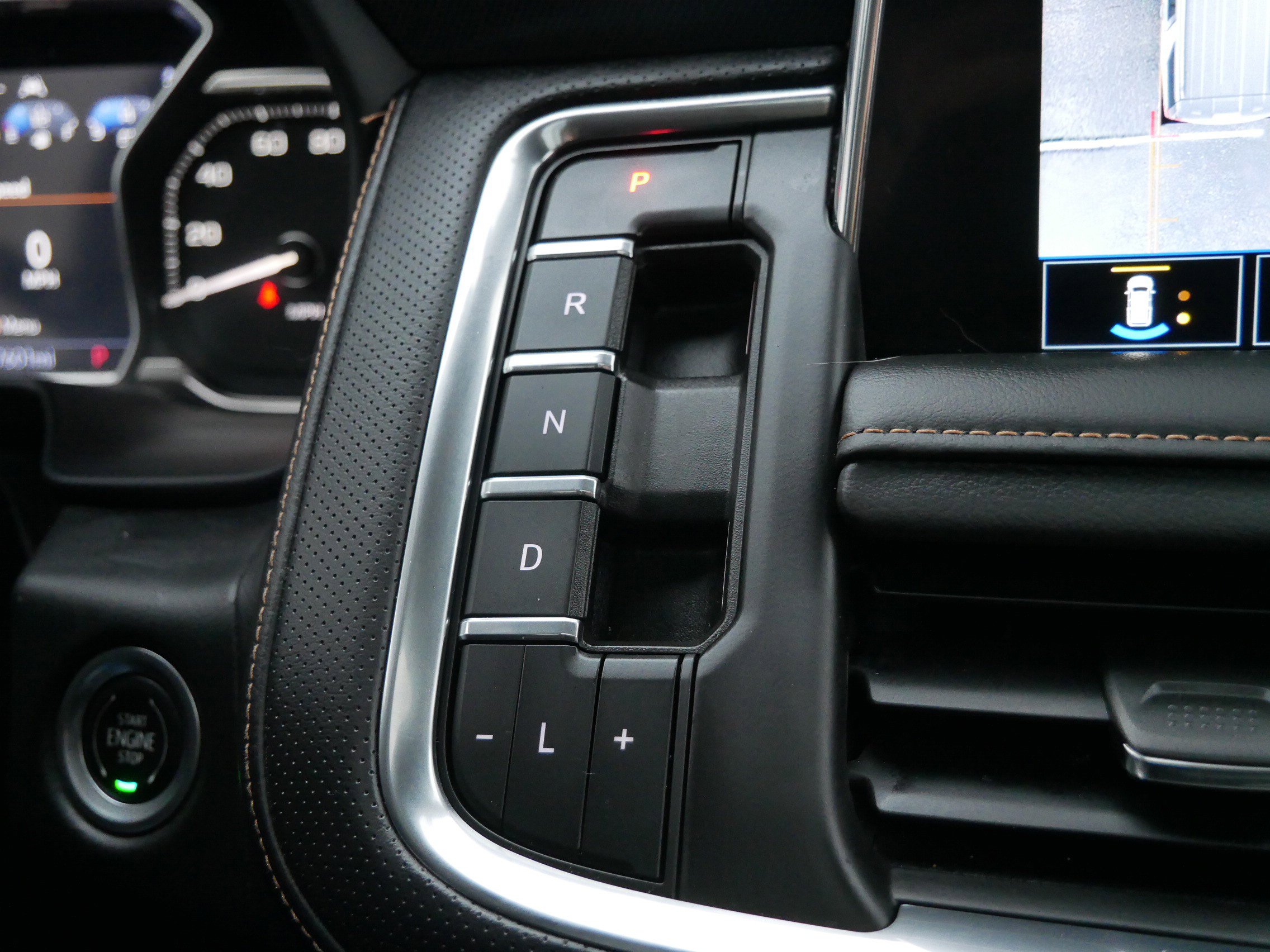 Used 2021 GMC Yukon XL AT4 w/ Rear Media and Nav Package AWD/4WD image 21