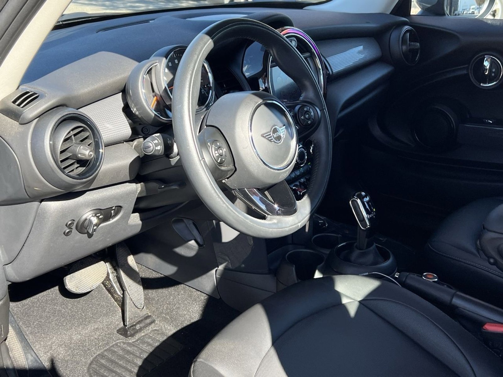 Used 2020 MINI Cooper 2-Door Hardtop image 24