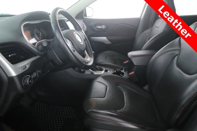 Used 2018 Jeep Cherokee Trailhawk w/ Quick Order Package 25L AWD/4WD image 16