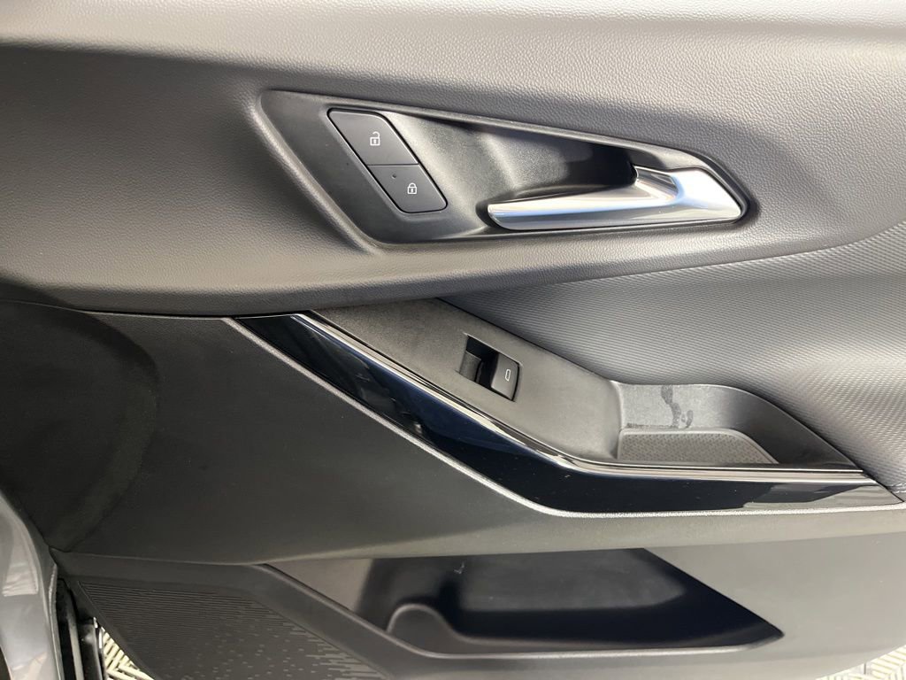 Certified 2025 Chevrolet Equinox LT FWD image 18