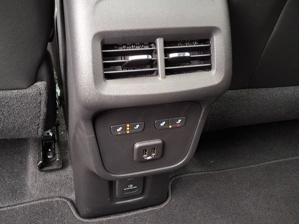 Used 2024 Chevrolet Equinox Premier AWD/4WD image 16