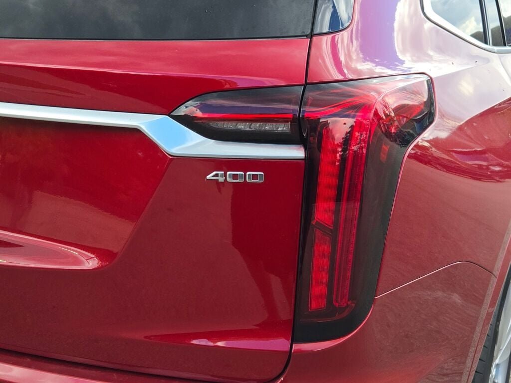 Used 2023 Cadillac XT6 Premium Luxury image 14