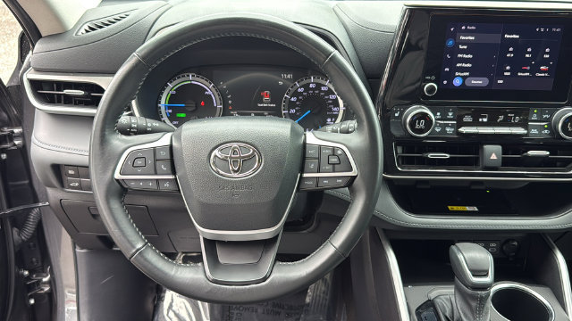 Used 2023 Toyota Highlander XLE FWD image 21