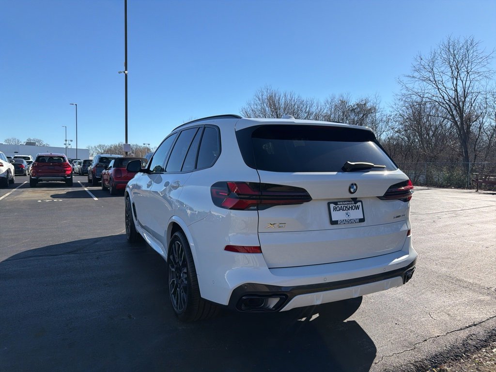 Used 2026 BMW X5 sDrive40i w/ M Sport Package image 3