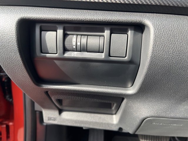 Used 2025 Subaru Crosstrek 2.0i Premium image 23