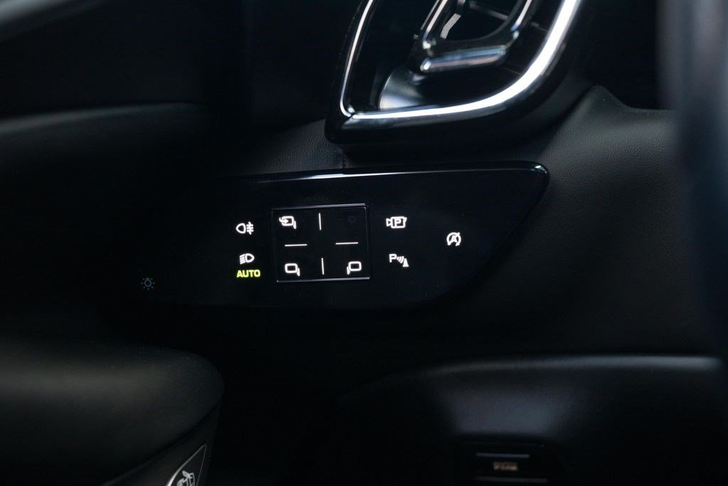 Used 2022 Ferrari Roma RWD image 35