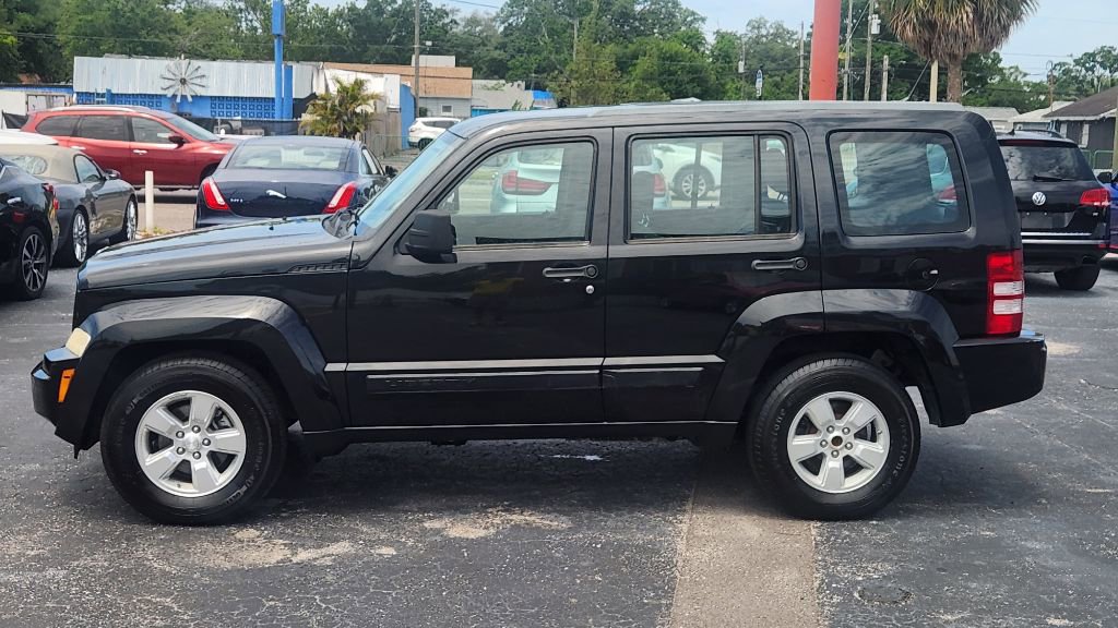 Used 2012 Jeep Liberty Sport AWD/4WD image 3