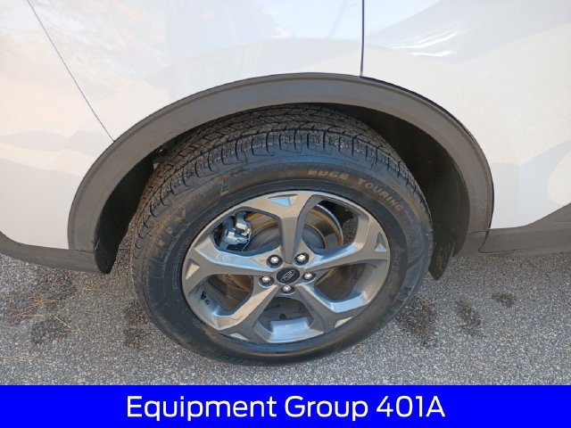 Used 2025 Ford Escape ST-Line Select AWD/4WD image 11