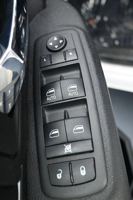 Used 2024 RAM 1500 Warlock AWD/4WD image 13